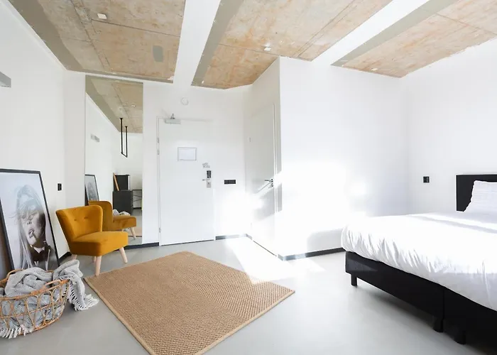 At 7 فندق رايسفايك