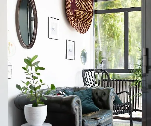 Ξενοδοχείο At 7 Rijswijk