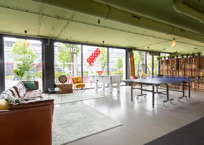 At 7 Ξενοδοχείο Rijswijk