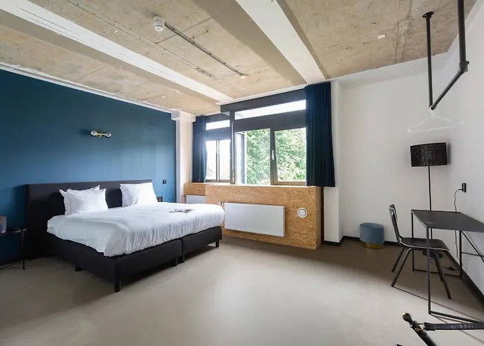 At 7 Ξενοδοχείο