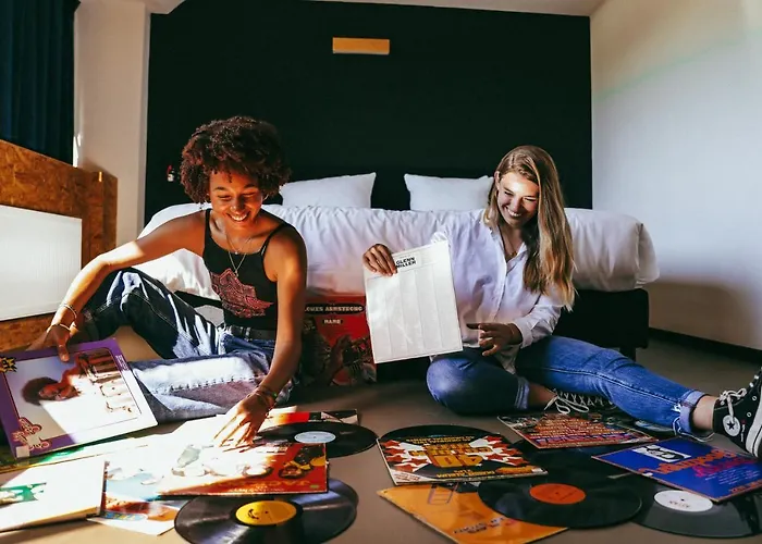 Ξενοδοχείο At 7 3*