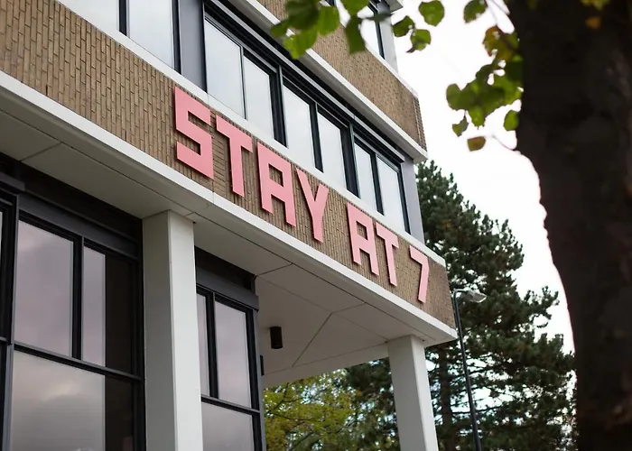 At 7 Ξενοδοχείο